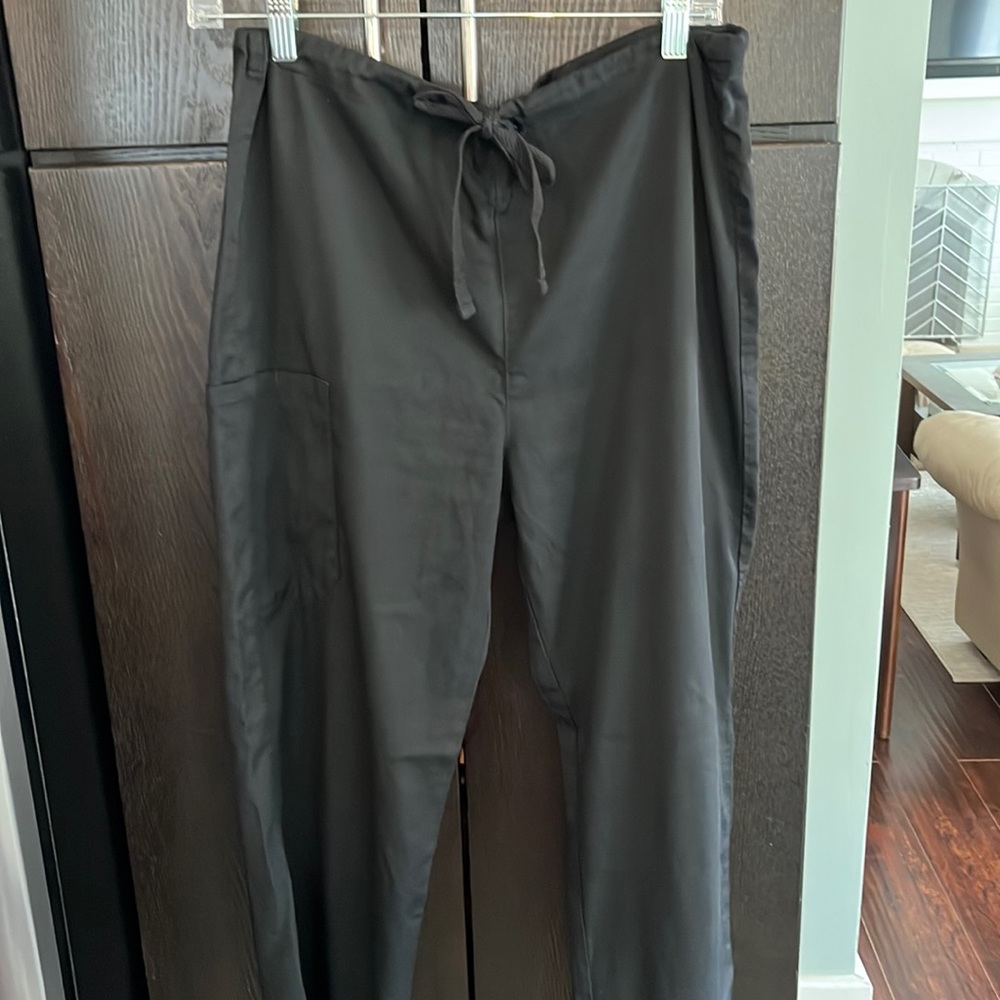 EUC women’s strictly scrubs pants. Size xs. 3 pair